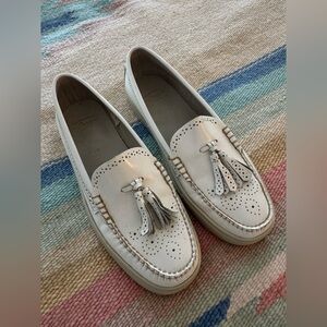 G.H. Bass & Co. Leather Slip-on Sneakers Women's White Tassel Loafers 8.5 white